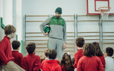 Visita de los jugadores del Albacete Basket